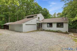 1061 Turkey Ridge Dr, Powhatan, VA 23120