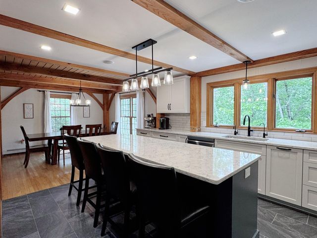 85 Stowell Road, Bedford, NH 03110