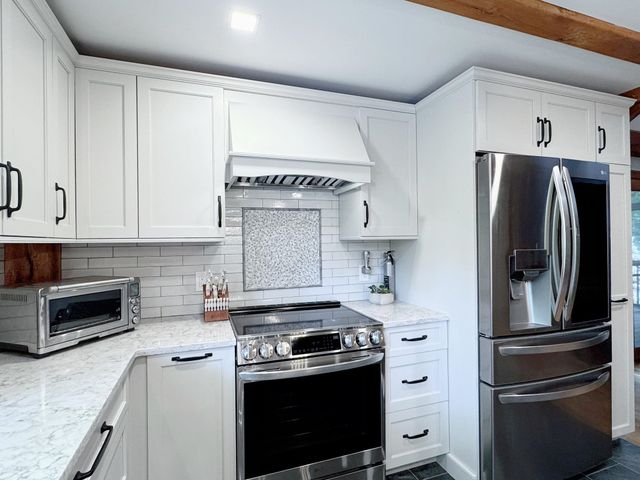 85 Stowell Road, Bedford, NH 03110