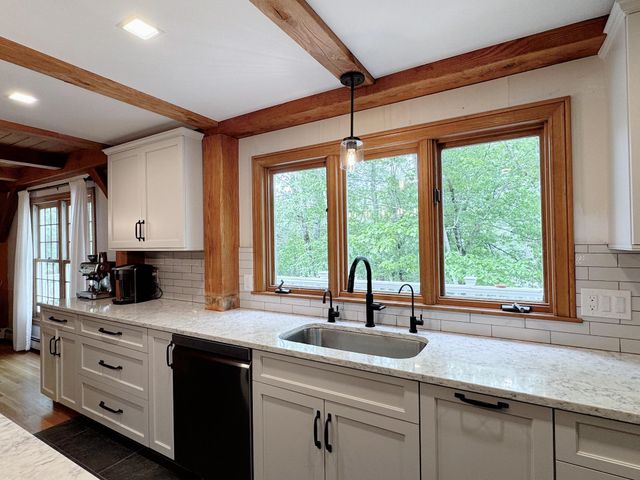 85 Stowell Road, Bedford, NH 03110