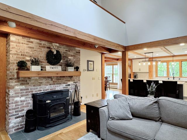 85 Stowell Road, Bedford, NH 03110