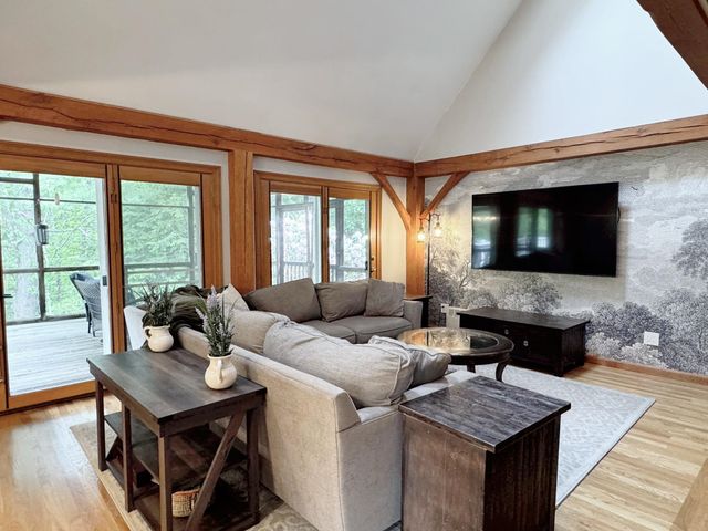 85 Stowell Road, Bedford, NH 03110