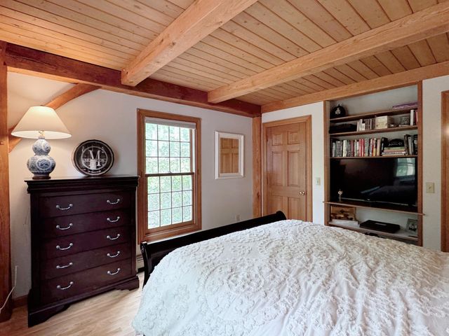 85 Stowell Road, Bedford, NH 03110