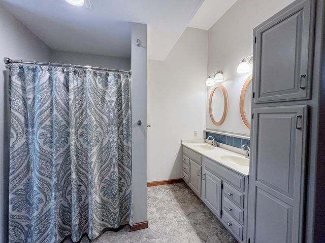 85 Stowell Road, Bedford, NH 03110