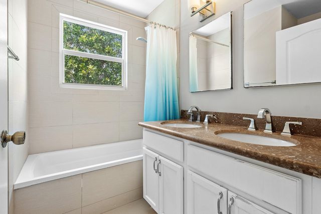 6240 NW 76th Court, Parkland, FL 33067