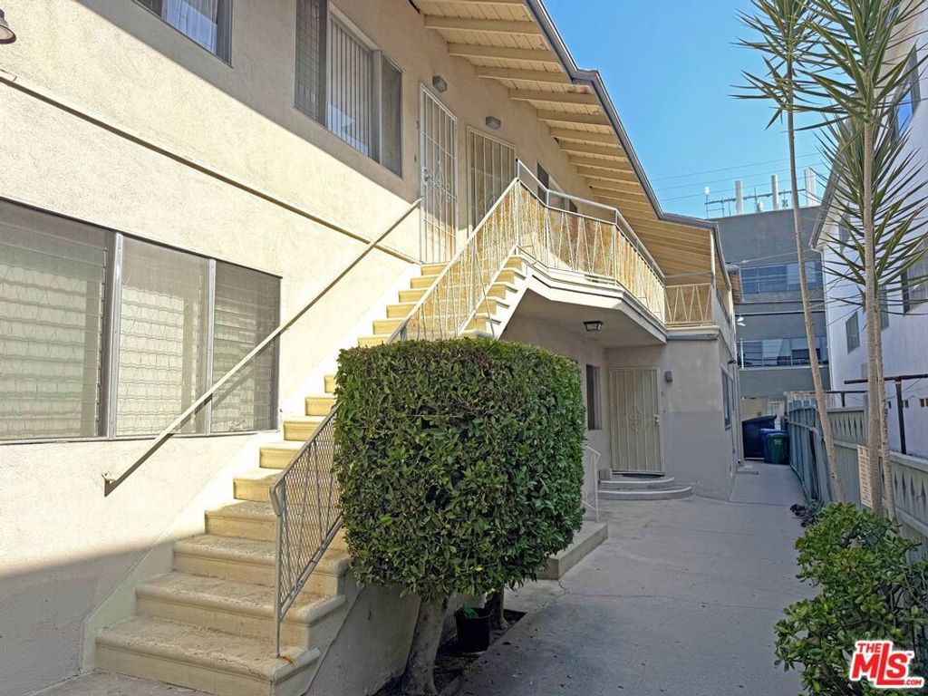 3726 Mentone Avenue, Los Angeles, CA 90034 — photo 2