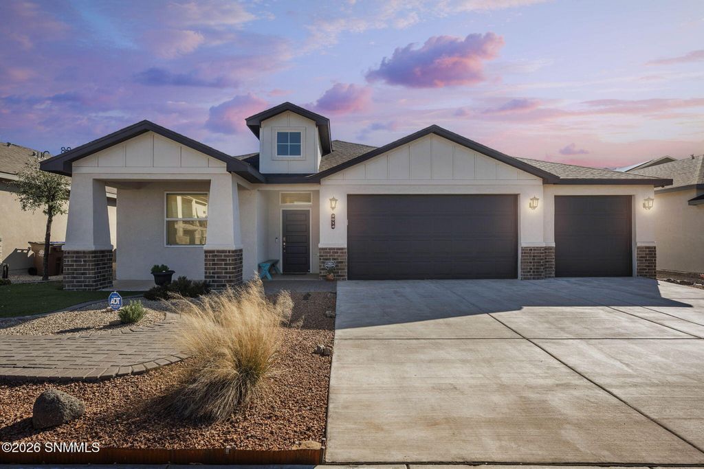 2914 Marvin Gardens Avenue, Las Cruces, NM 88012