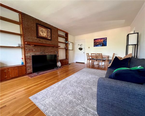 6833 Meade St 6, Point Breeze, PA 15208