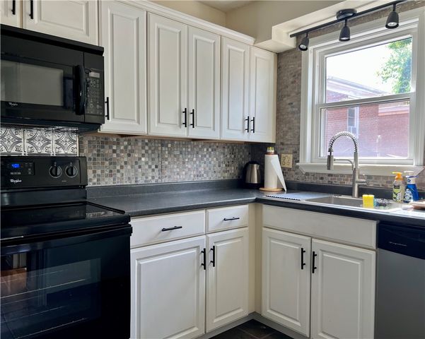 6833 Meade St 6, Point Breeze, PA 15208
