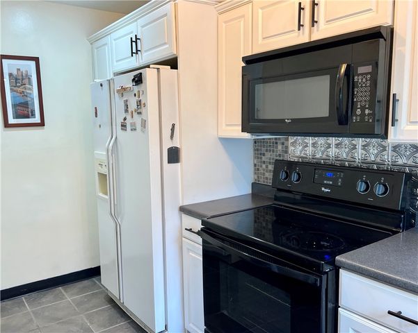 6833 Meade St 6, Point Breeze, PA 15208