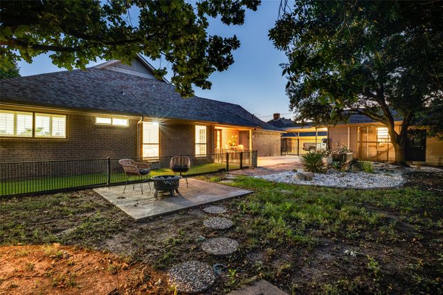 2209 Vicksburg Drive, Sachse, TX 75048