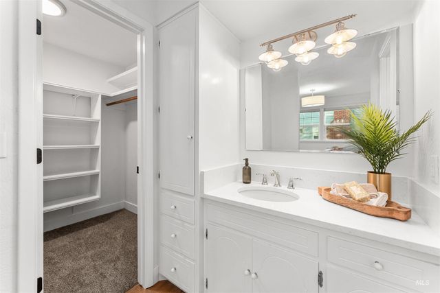 433 N Rene Pl., Eagle, ID 83616