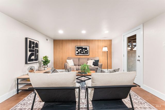 433 N Rene Pl., Eagle, ID 83616