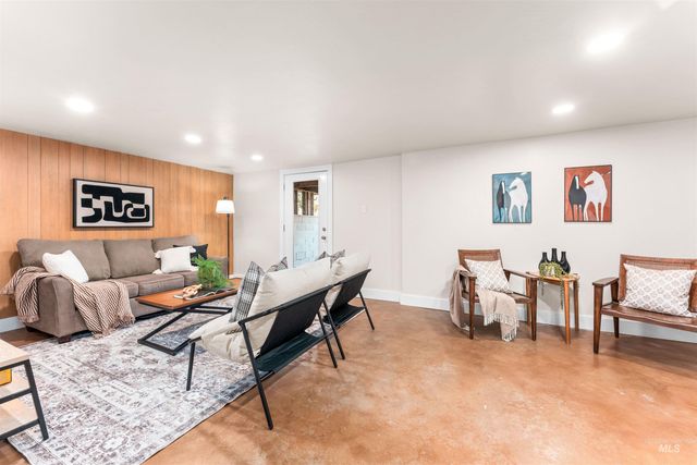 433 N Rene Pl., Eagle, ID 83616