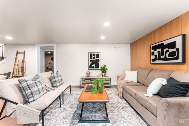 433 N Rene Pl., Eagle, ID 83616