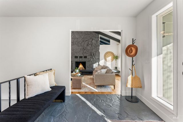 433 N Rene Pl., Eagle, ID 83616