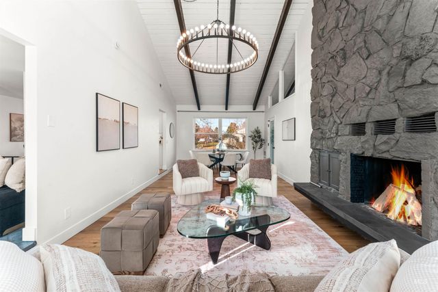 433 N Rene Pl., Eagle, ID 83616