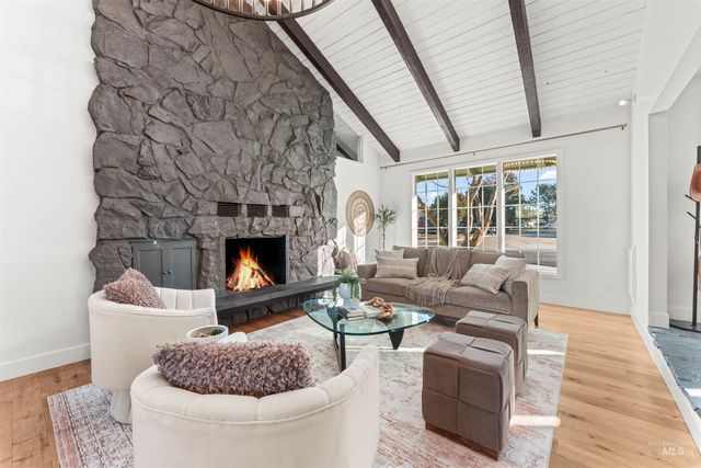 433 N Rene Pl., Eagle, ID 83616