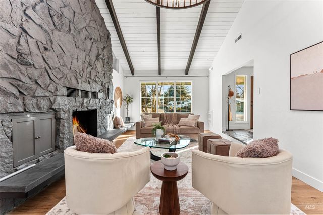 433 N Rene Pl., Eagle, ID 83616