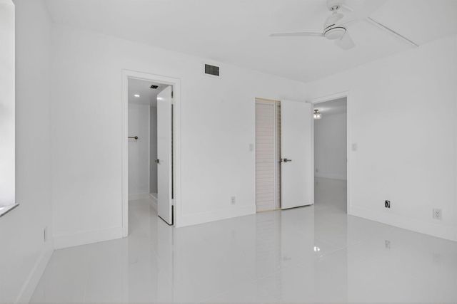 5561 Lakeside Drive 107, Margate, FL 33063