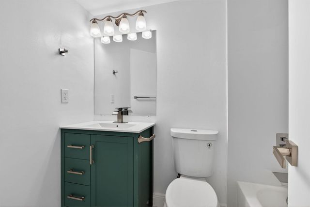 5561 Lakeside Drive 107, Margate, FL 33063