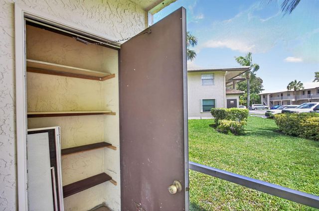 5561 Lakeside Drive 107, Margate, FL 33063