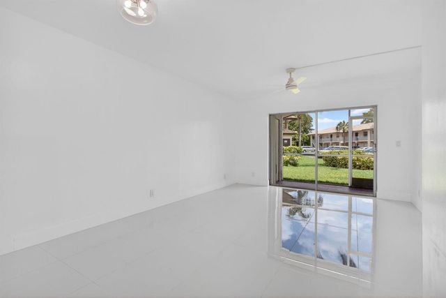 5561 Lakeside Drive 107, Margate, FL 33063