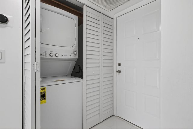 5561 Lakeside Drive 107, Margate, FL 33063