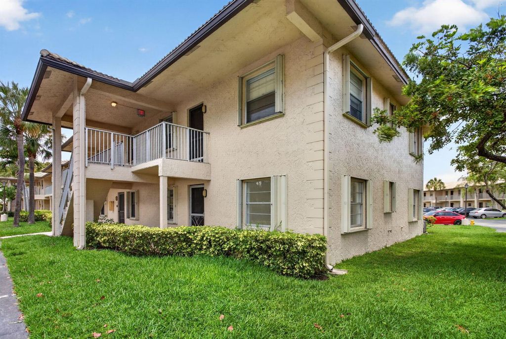 5561 Lakeside Drive 107, Margate, FL 33063