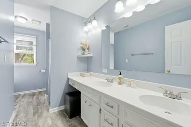 4813 Barkas NW Drive, Winston-salem, NC 27106