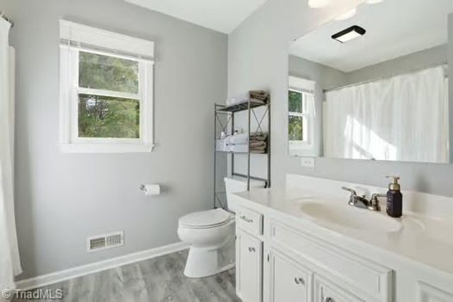 4813 Barkas NW Drive, Winston-salem, NC 27106