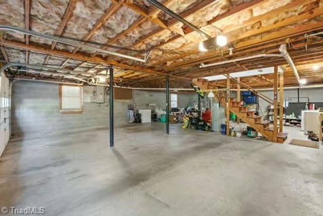 4813 Barkas NW Drive, Winston-salem, NC 27106