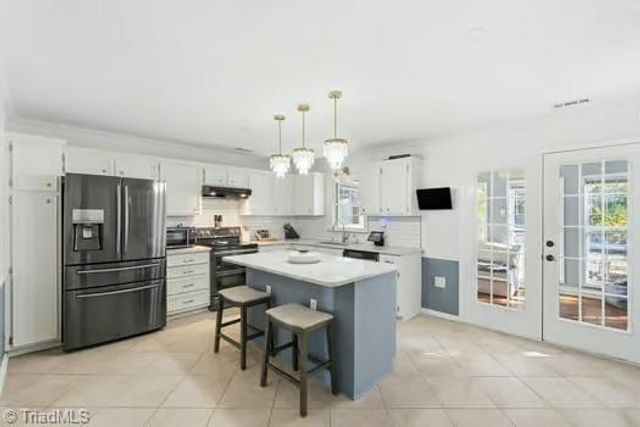 4813 Barkas NW Drive, Winston-salem, NC 27106