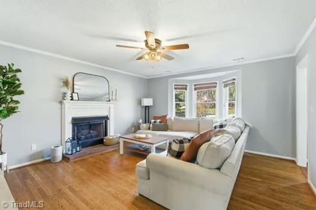 4813 Barkas NW Drive, Winston-salem, NC 27106