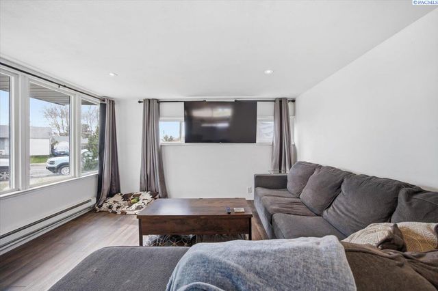 1520 Perkins Avenue, Richland, WA 99354