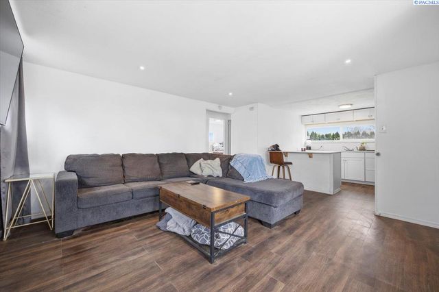 1520 Perkins Avenue, Richland, WA 99354