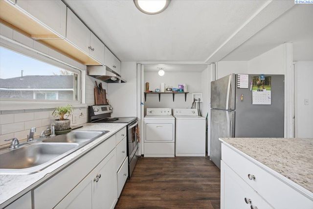 1520 Perkins Avenue, Richland, WA 99354