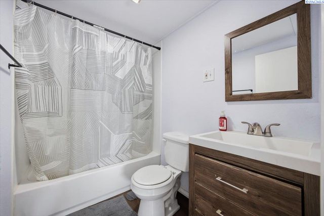 1520 Perkins Avenue, Richland, WA 99354