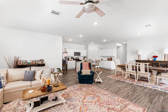 7762 Joe Lynn Trails, Denham Springs, LA 70726