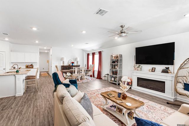 7762 Joe Lynn Trails, Denham Springs, LA 70726