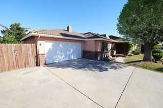 7684 N 6th Street, Fresno, CA 93720