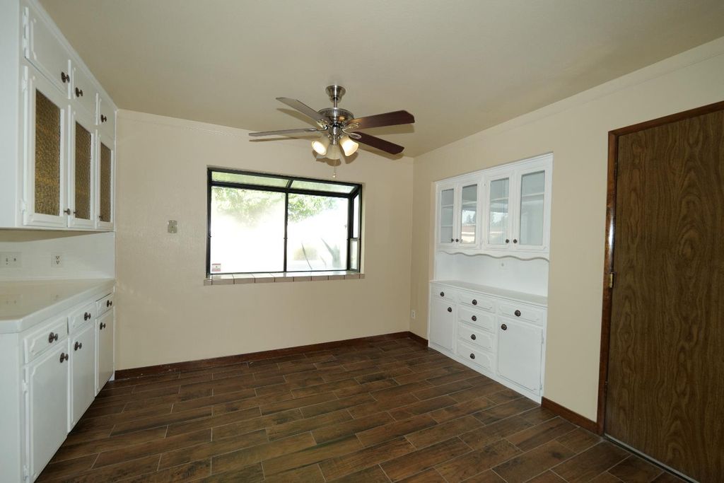 Image 13 of property listing at 7684 N 6th Street, Fresno, CA 93720