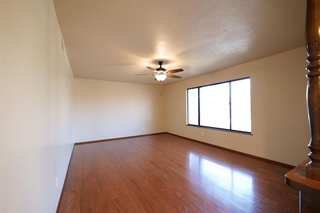 Image 24 of property listing at 7684 N 6th Street, Fresno, CA 93720