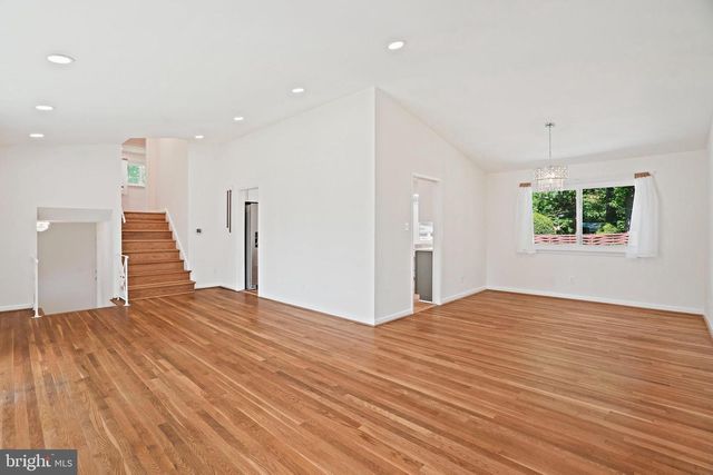 6607 LONE OAK DR, Bethesda, MD 20817