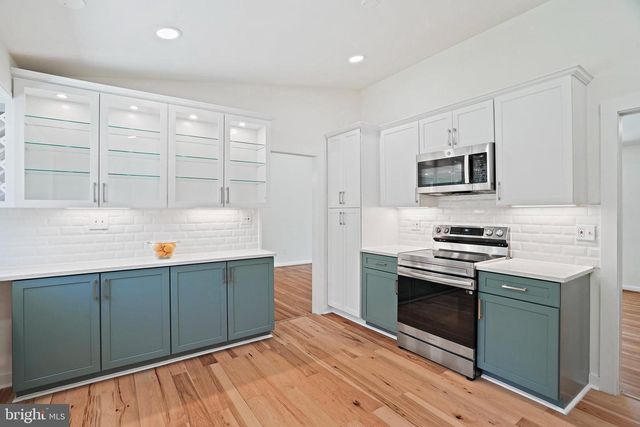 6607 LONE OAK DR, Bethesda, MD 20817