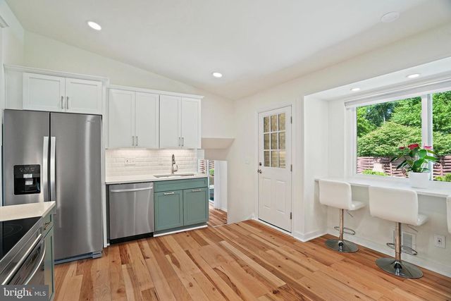 6607 LONE OAK DR, Bethesda, MD 20817
