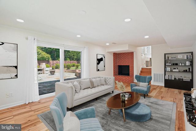 6607 LONE OAK DR, Bethesda, MD 20817
