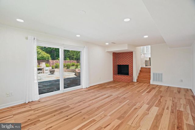 6607 LONE OAK DR, Bethesda, MD 20817