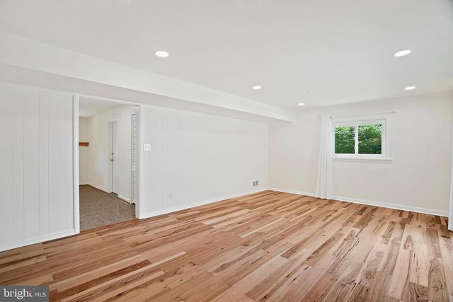 6607 LONE OAK DR, Bethesda, MD 20817