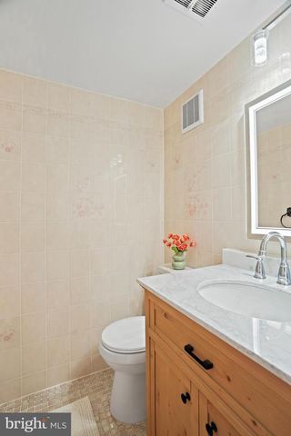 6607 LONE OAK DR, Bethesda, MD 20817